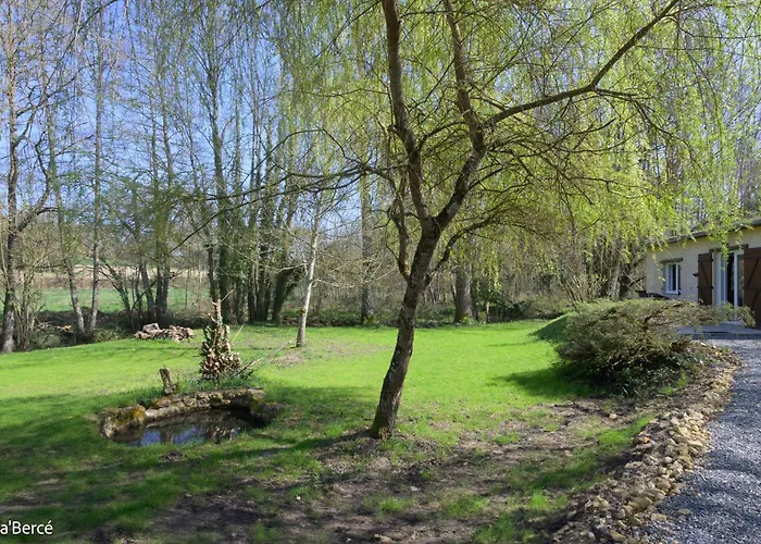 Casa de Férias Caberce Thoire-sur-Dinan